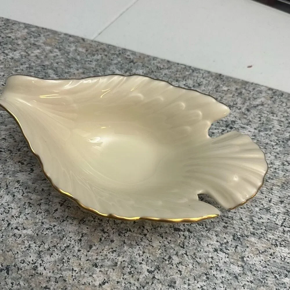 Lenox Classic Dove Dish Candy Trinket Dish Hand decorated With 24k Gold Vintage‎